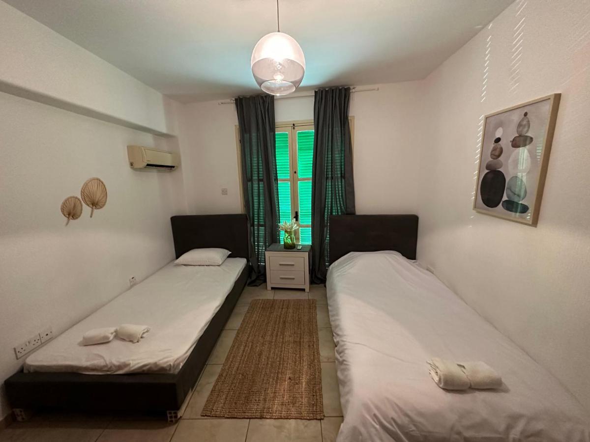 Private Room In Shared Flat Нікосія Екстер'єр фото