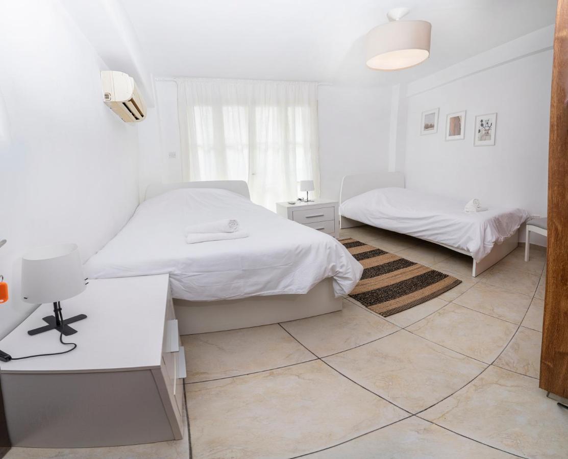 Private Room In Shared Flat Нікосія Екстер'єр фото