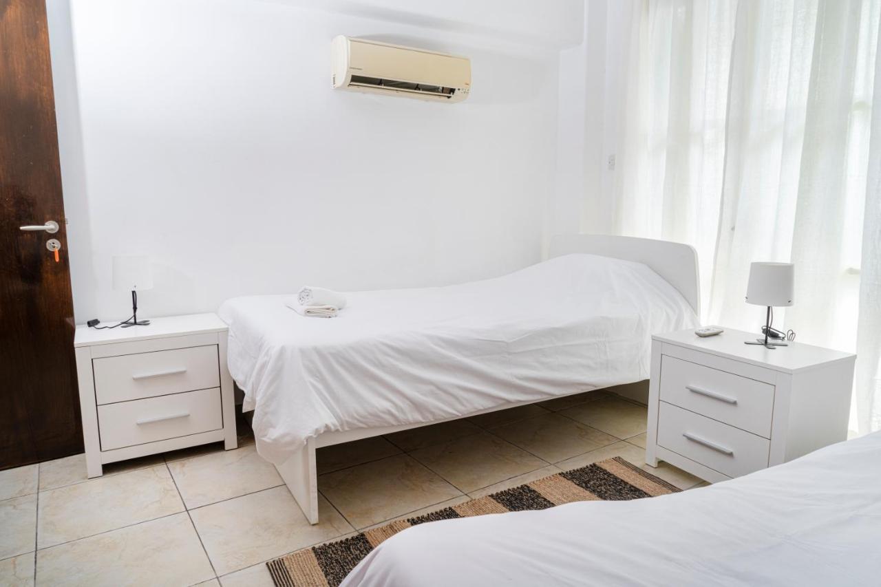 Private Room In Shared Flat Нікосія Екстер'єр фото