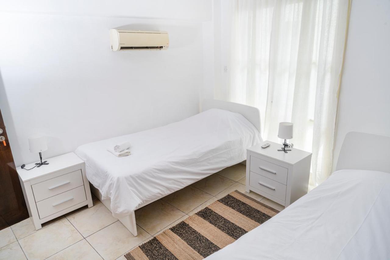 Private Room In Shared Flat Нікосія Екстер'єр фото