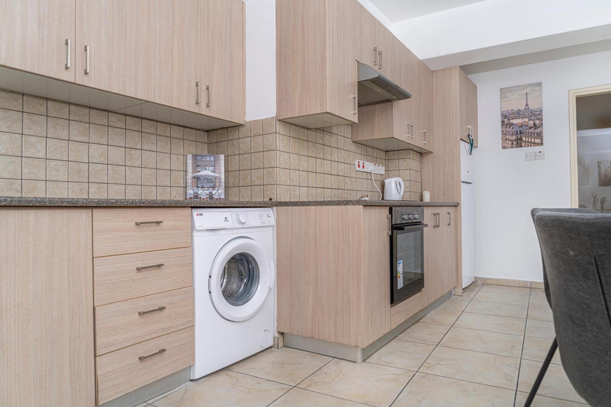 Private Room In Shared Flat Нікосія Екстер'єр фото