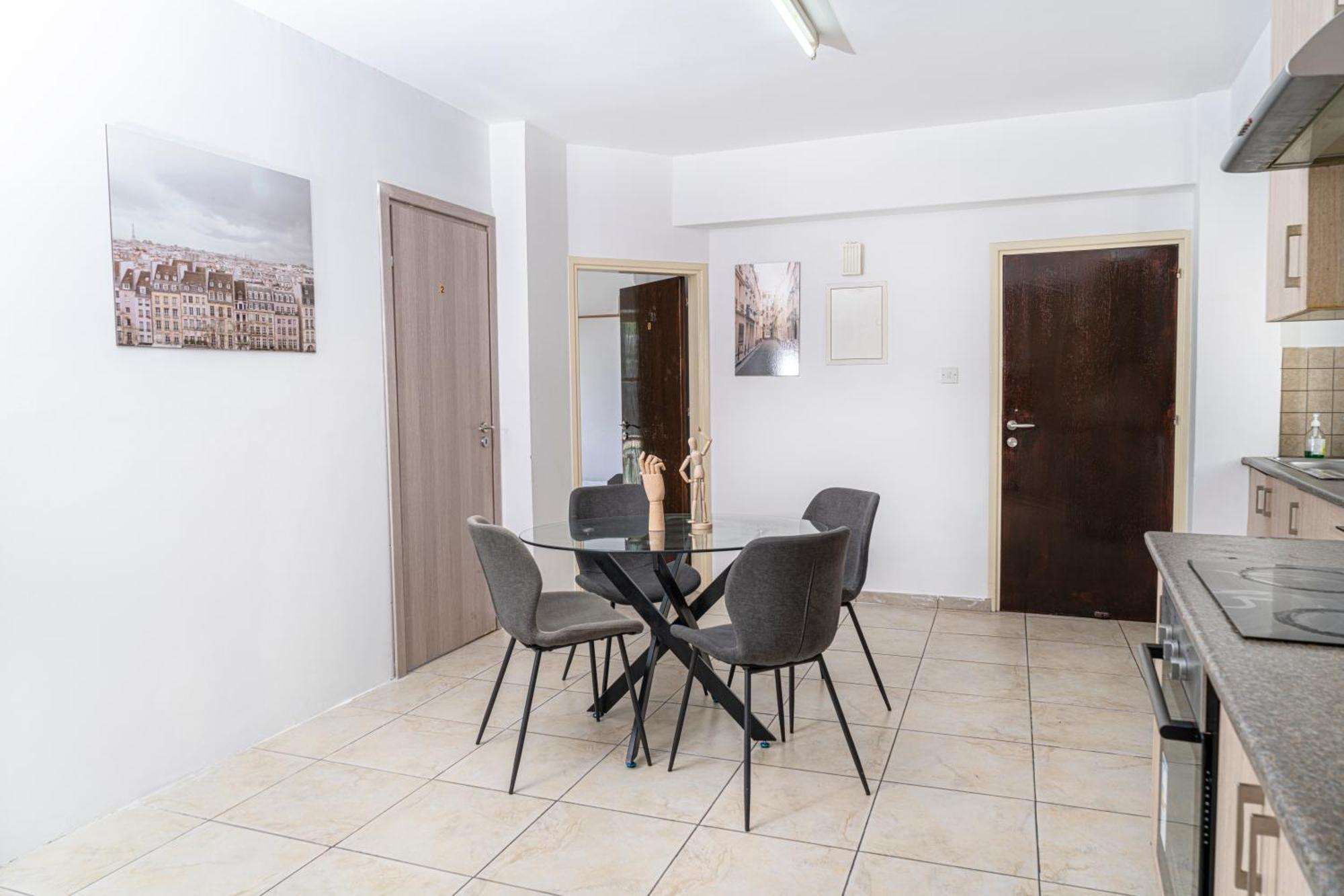 Private Room In Shared Flat Нікосія Екстер'єр фото