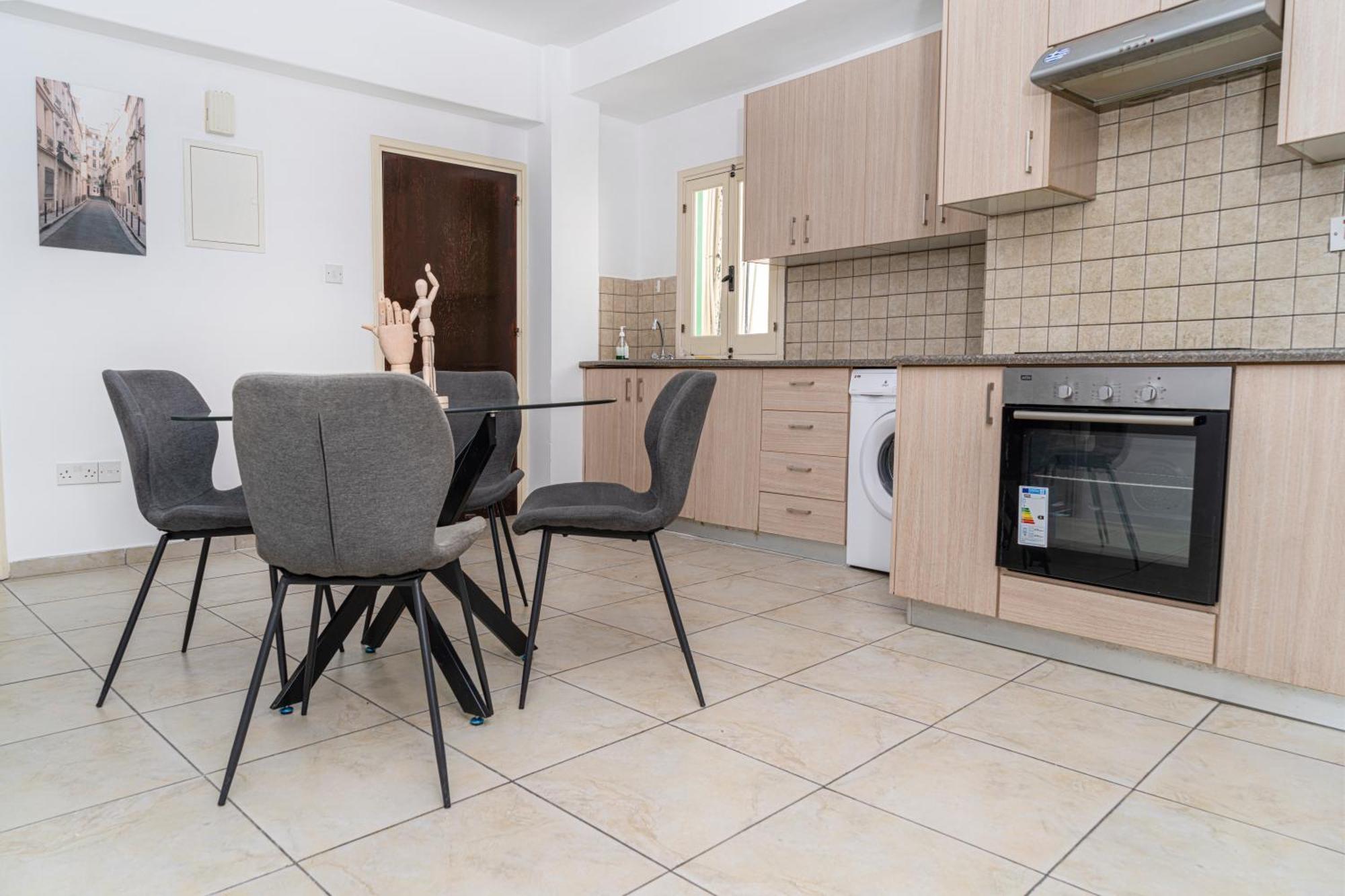 Private Room In Shared Flat Нікосія Екстер'єр фото