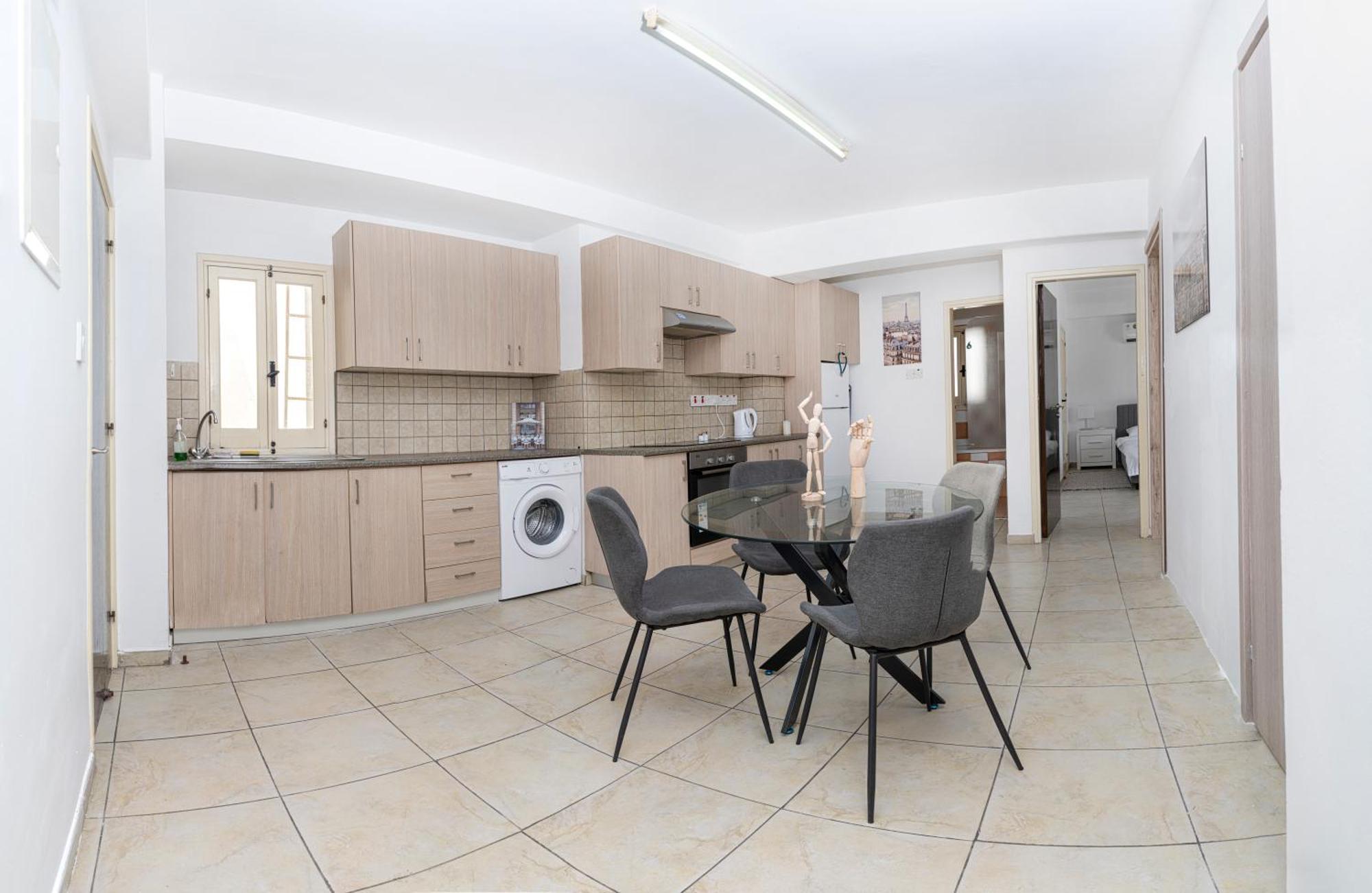 Private Room In Shared Flat Нікосія Екстер'єр фото