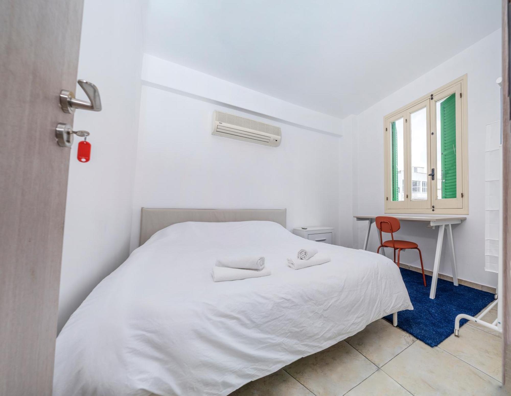 Private Room In Shared Flat Нікосія Екстер'єр фото
