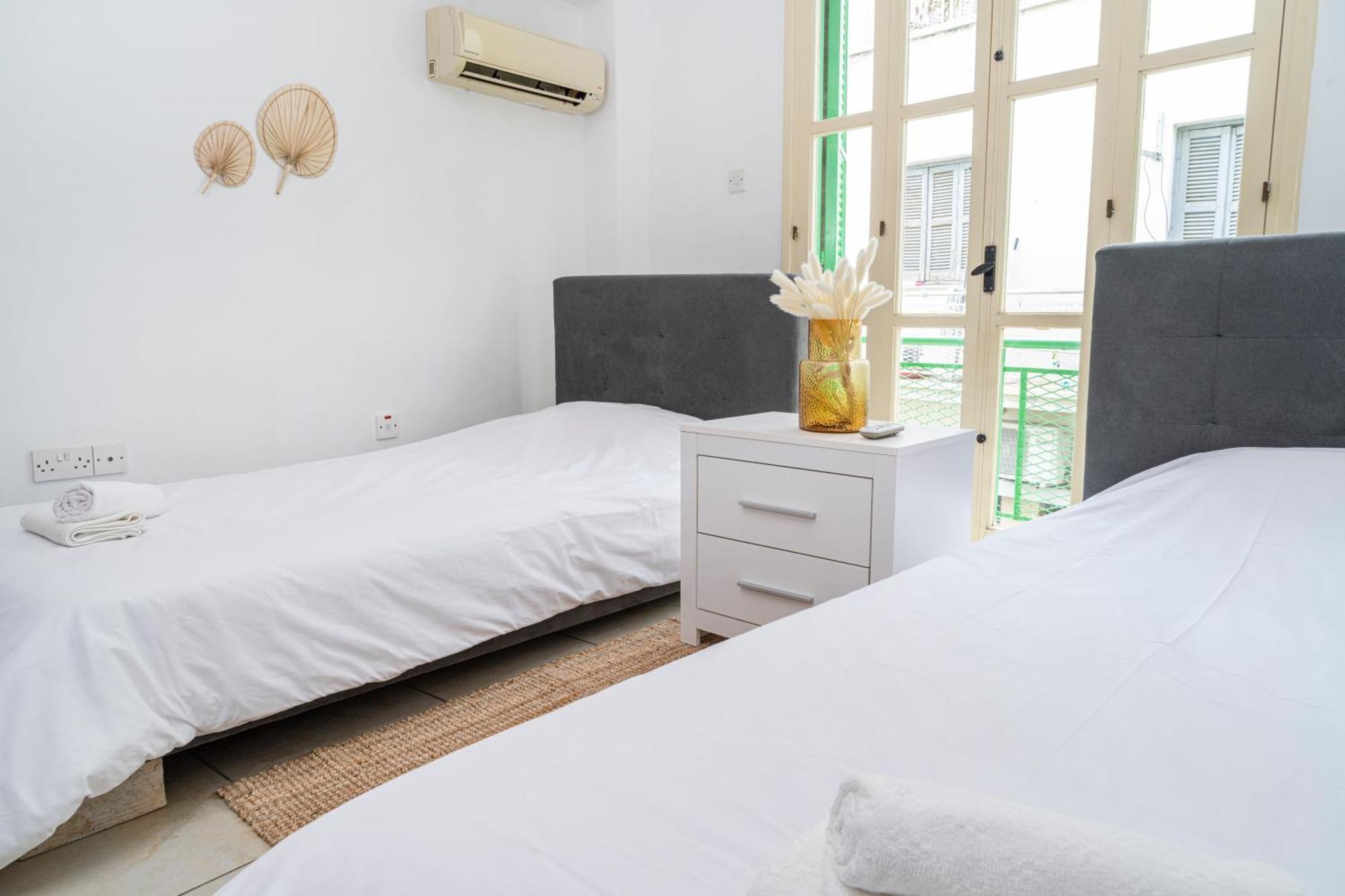 Private Room In Shared Flat Нікосія Екстер'єр фото