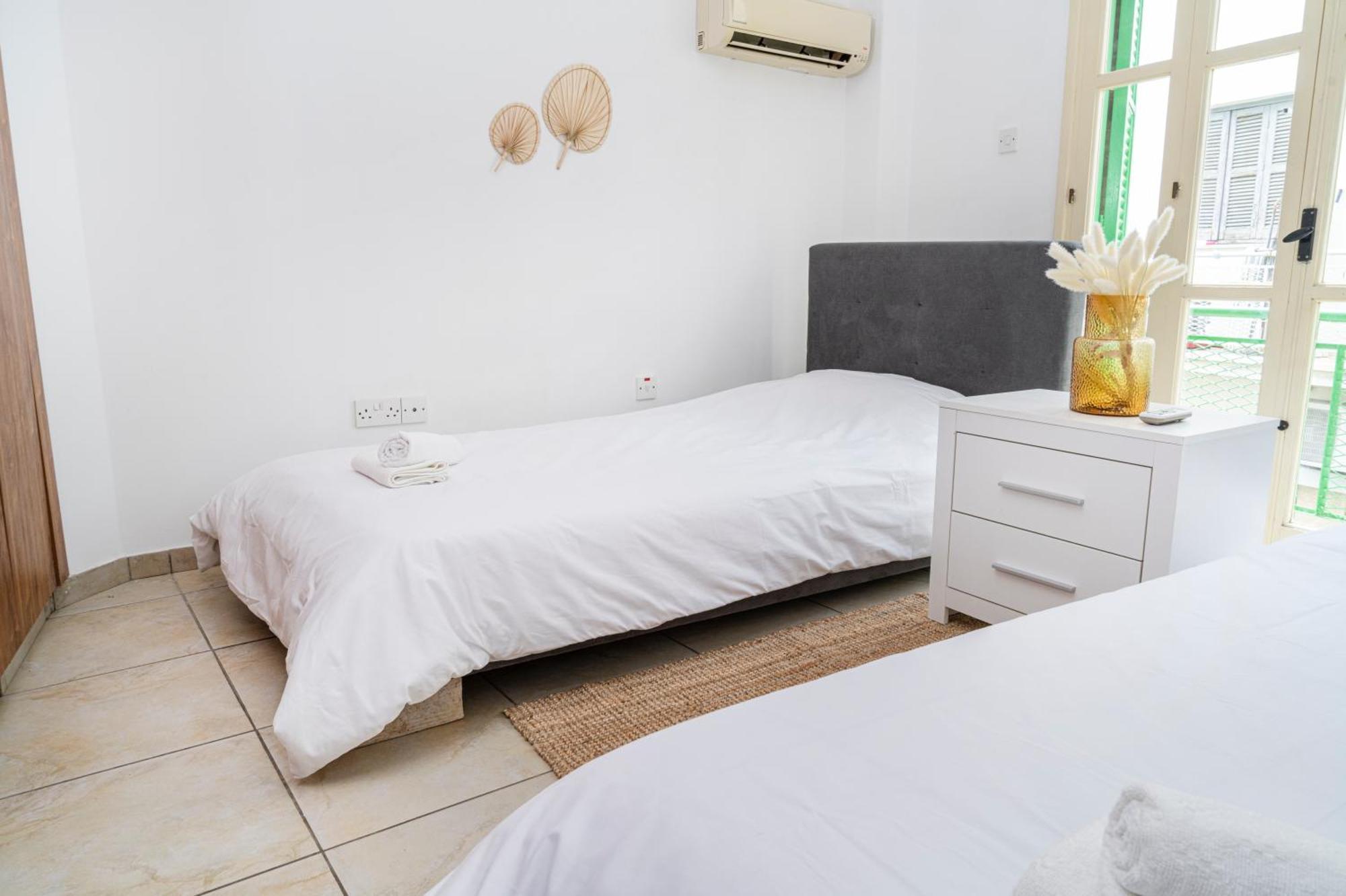 Private Room In Shared Flat Нікосія Екстер'єр фото