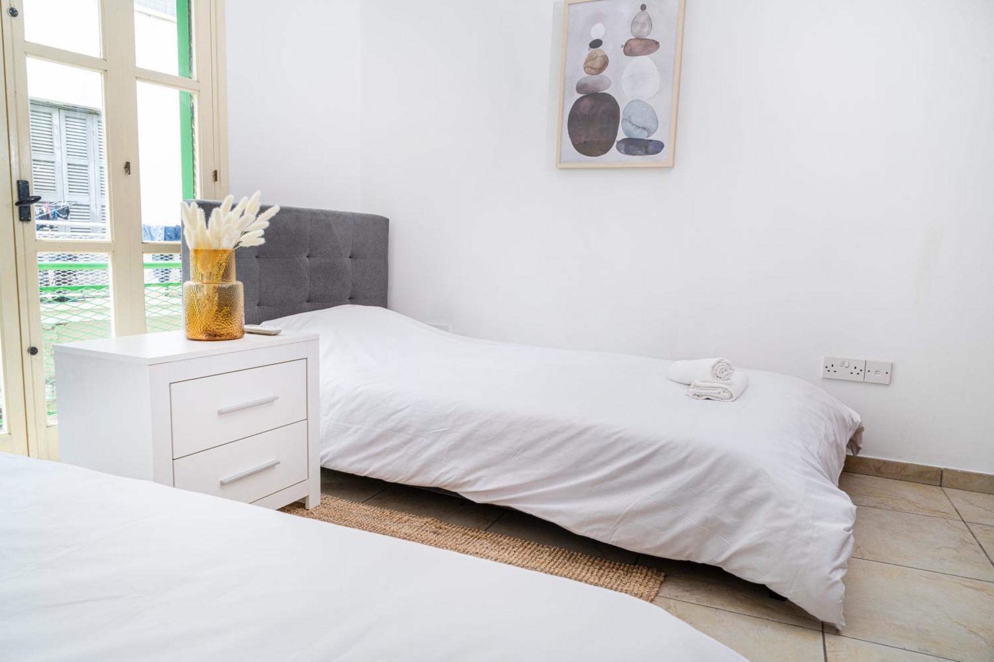 Private Room In Shared Flat Нікосія Екстер'єр фото