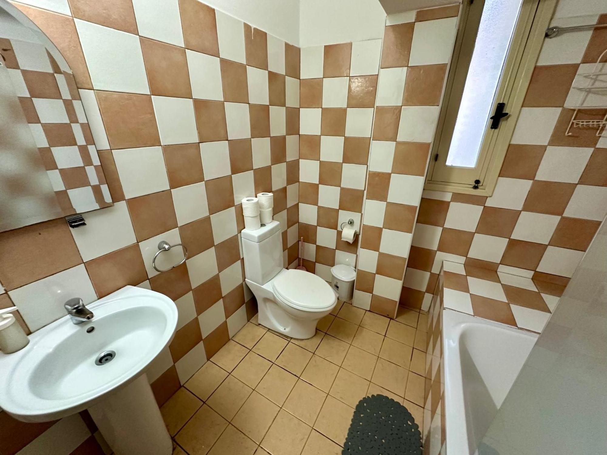 Private Room In Shared Flat Нікосія Екстер'єр фото